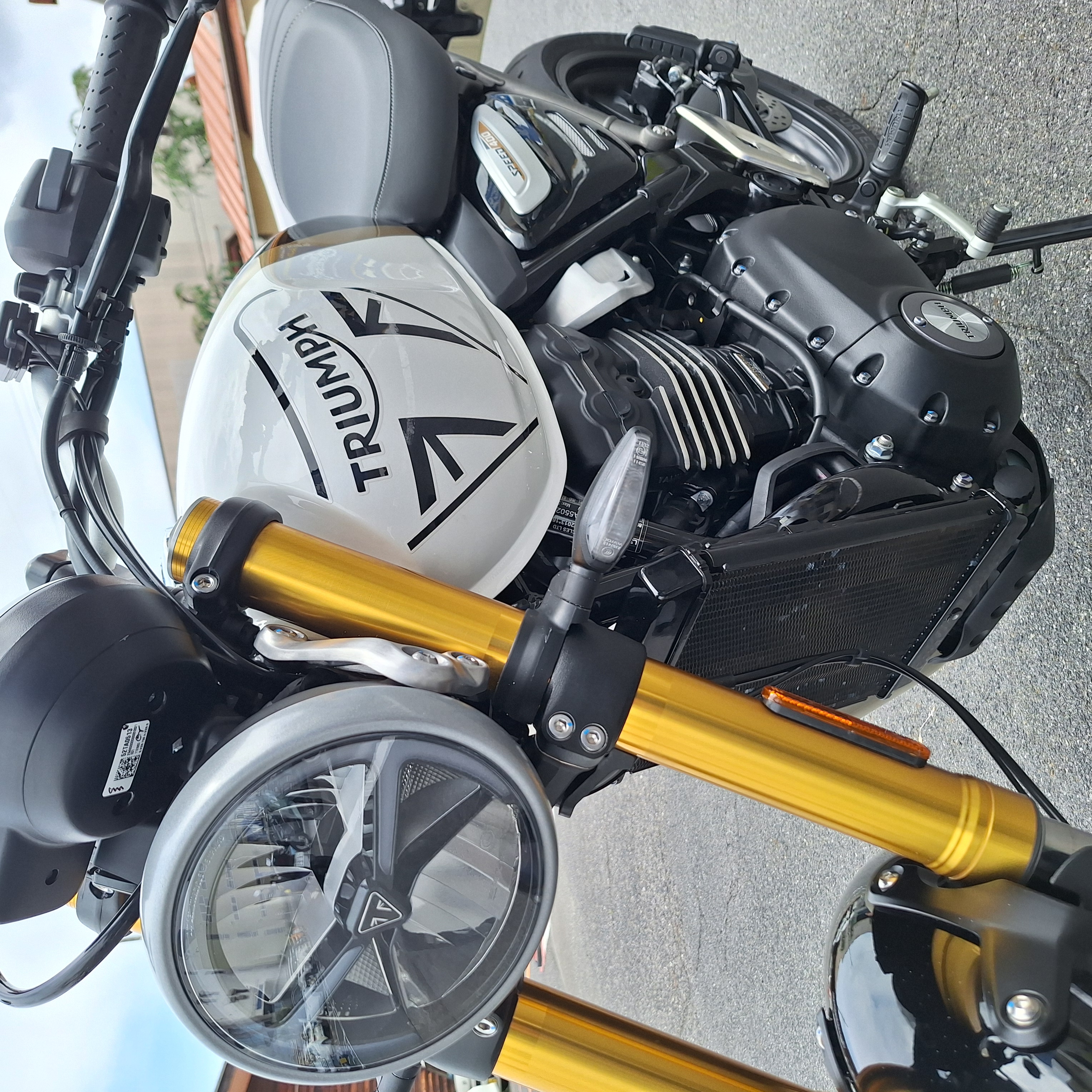 レンタル819大津店 この1台、この1年だけ。TRIUMPH SPEED400デビュー